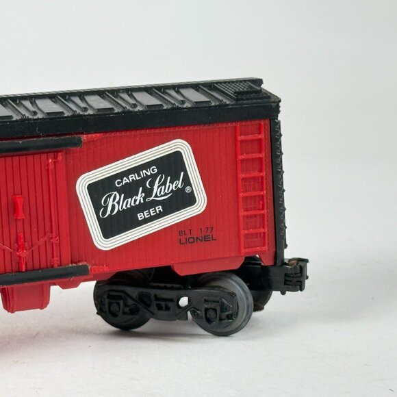 Lionel Carling Black Label Beer Boxcar 9871 Bright Red & Black Detailed Model - Picture 4 of 8